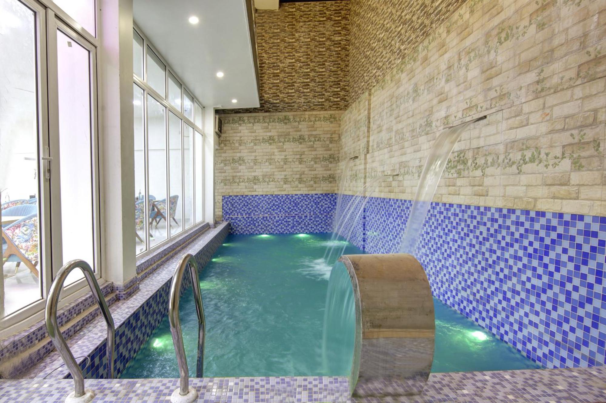 Anandam Club House Apart otel Gurgaon Dış mekan fotoğraf